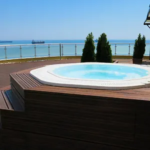 albizia-beach-hotel.varna-hotels.com/
